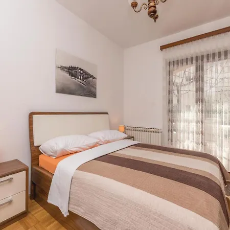 Apartment Three-bedroom In