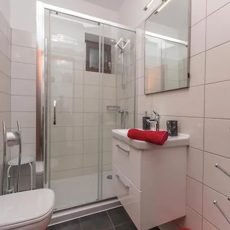Apartment Three-bedroom In Biograd Na Moru
