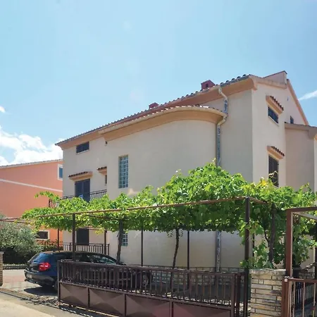 Three-bedroom In Apartment Biograd Na Moru